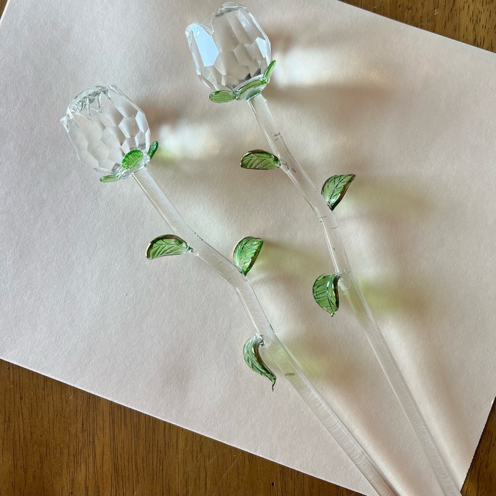 Vintage, set of 2. Glass long stem clear roses - Picture 5 of 7